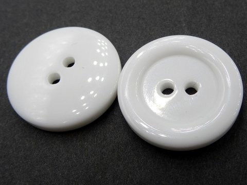 22mm Guziki ozdobne 12 sztuk kolor BIAŁY OFF WHITE Z POŁYSKIEM K254 guzik plastikowy do przyszycia dwudziurkowy