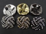 19mm Guziki ozdobne 1sztuka SREBRNE cyrkonie SREBRNE OZ54 nieregularny guzik metalowy ze szklanymi cyrkoniami na stopce Gold-Pol