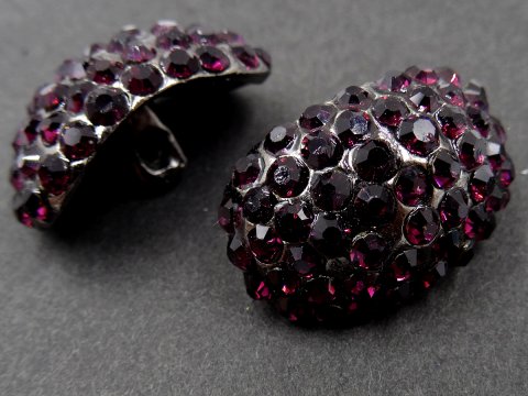 23mm Guziki ozdobne 1sztuka CZARNE cyrkonie FIOLET OZ41 nieregularny owalny guzik metalowy ze szklanymi cyrkoniami na stopce