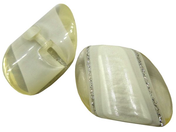 22-16mm Guziki ozdobne 12 sztuk kolor ECRU WHITE SREBRNY K276A guzik nieregularny do przyszycia na stopce krytej