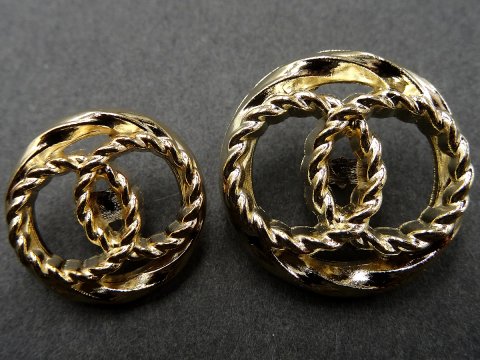 17mm Guziki metalowe DWA RINGI 1 sztuka -P- kolor ZŁOTY guziki ozdobne guzik metalowy ciężki na stopce sklep z guzikami Warszawa