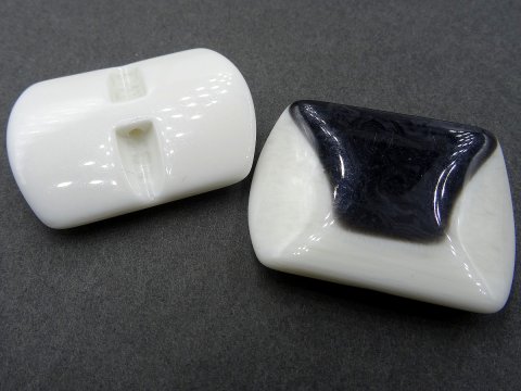 36-27mm Guziki ozdobne 1 sztuka kolor OLD WHITE K261 guzik nieregularny bardzo duży do przyszycia na stopce krytej