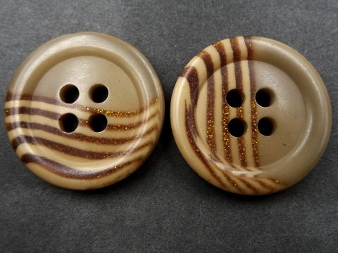 34mm Guziki ozdobne 1sztuka kolor CAMEL BEŻ ZE SMUGĄ K826 duży guzik czterodziurkowy do marynarki płaszcza swetra sklep