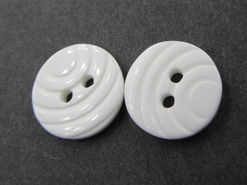 11mm Guziki ozdobne 12 sztuk kolor BIAŁY MLECZNY K716 guzik ozdobny ze wzorkiem dwudziurkowy do bluzki koszuli
