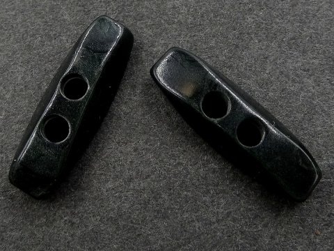 15-5mm Guziki ozdobne 12 sztuk kolor ZIELONY BUTELKA K622 guzik dwudziurkowy każdy jest inny do marynarki swetra