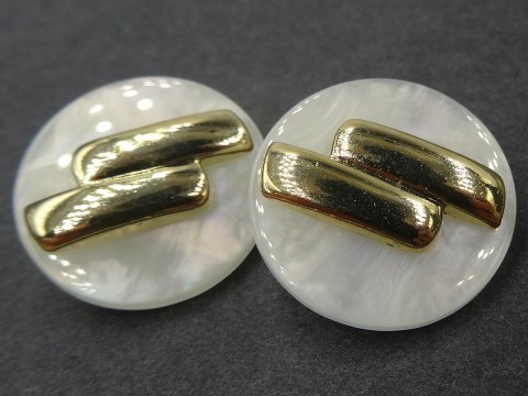 20mm Guziki ozdobne 12 sztuk kolor BIAŁY PERŁOWY JASNE ECRU K807 guzik plastikowy na stopce każdy jest inny duży wybór