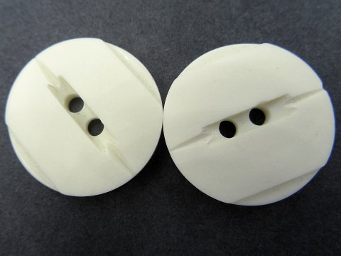 25mm Guziki ozdobne 12 sztuk kolor JASNE ECRU K674 guzik plastikowy dwudziurkowy bez połysku matowy