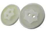 20mm Guziki ozdobne 12 sztuk kolor JASNE ECRU K772 guzik plastikowy dwudziurkowy półprzezroczysty matowy z gwiazdką