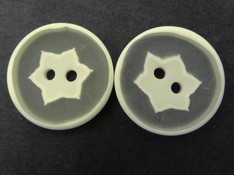 20mm Guziki ozdobne HURT 144 sztuk kolor JASNE ECRU K772 guzik plastikowy dwudziurkowy półprzezroczysty matowy z gwiazdką