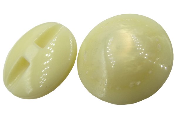 20mm Guziki ozdobne 12 sztuk kolor ECRU WANILIOWE K774 guzik plastikowy na krytej stopce z opalizującym połyskiem