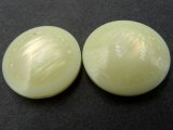 20mm Guziki ozdobne 12 sztuk kolor ECRU WANILIOWE K774 guzik plastikowy na krytej stopce z opalizującym połyskiem