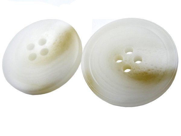 22mm Guziki ozdobne HURT 100 sztuk kolor BIAŁE ECRU BEŻ K126 guzik czterodziurkowy z beżowymi smugami