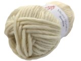 SNORRE włóczka 202 ECRU KREM Viking Garn 100g 100m 100% wełna czesankowa HIGHLAND z Peru na sweter genser